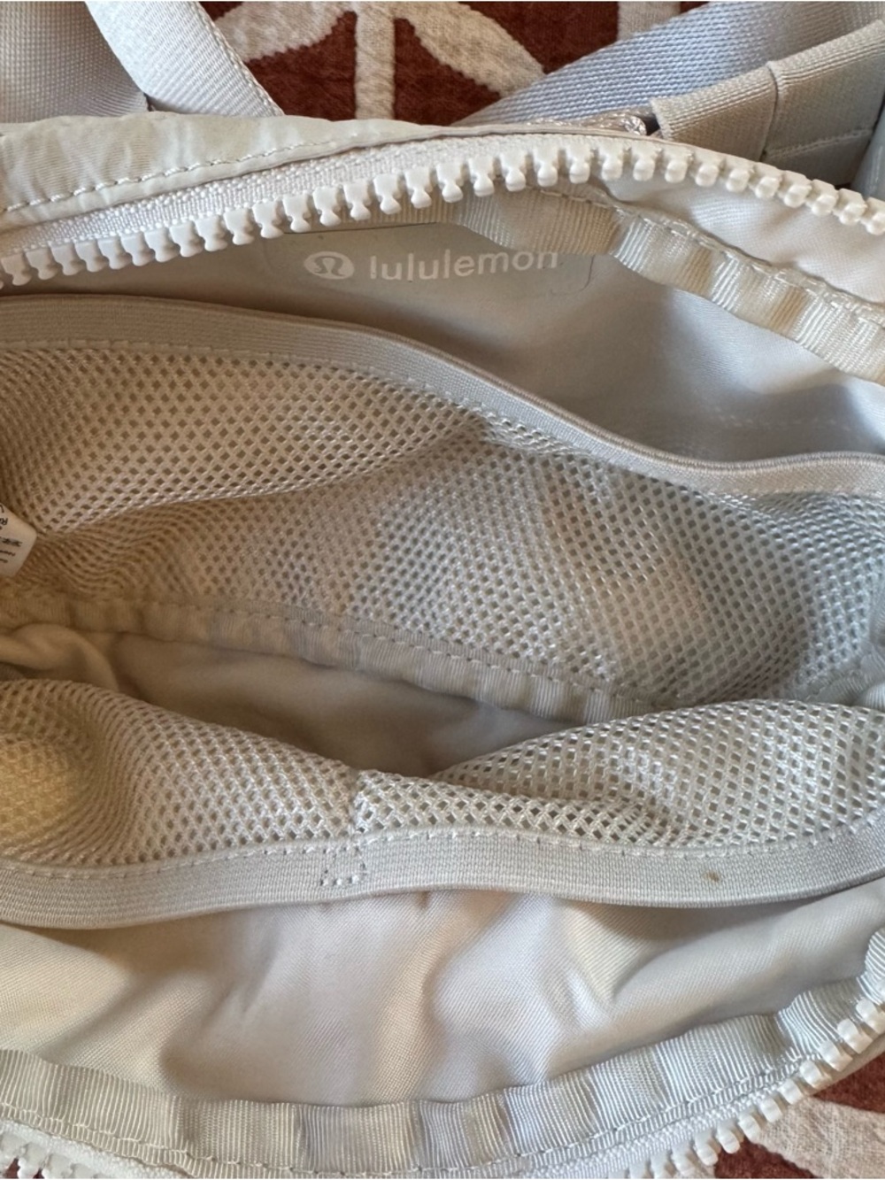 Lululemon bag - Picture 6 of 7